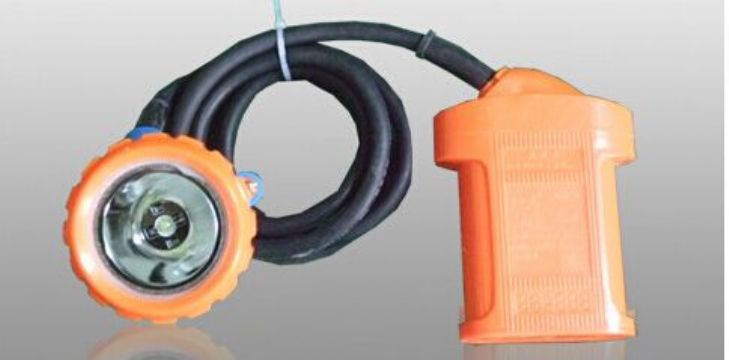 點(diǎn)擊查看詳細(xì)信息<br>標(biāo)題：KL3LM(B)型鋰電礦燈 閱讀次數(shù)：2126