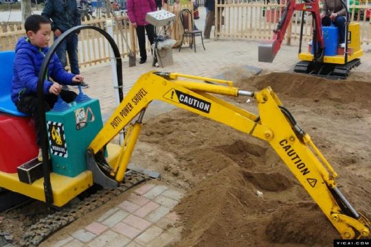 點(diǎn)擊查看詳細(xì)信息<br>標(biāo)題：WCS-360型兒童挖掘機(jī) 閱讀次數(shù)：2183