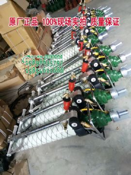 點(diǎn)擊查看詳細(xì)信息<br>標(biāo)題：發(fā)往山西太原MQT-120/2.3氣動(dòng)錨桿鉆機(jī)及配件 閱讀次數(shù)：2071